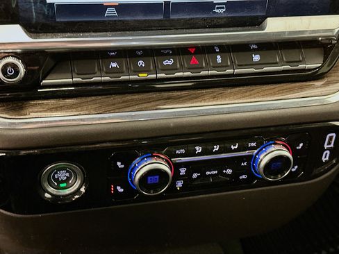 Used 2024 GMC Sierra 1500 Elevation image 24