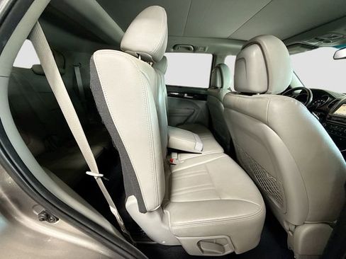 Used 2015 Kia Sorento SX image 29
