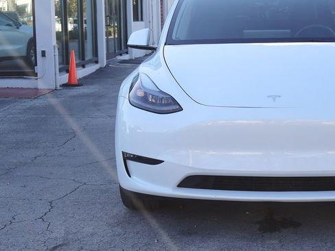Used 2023 Tesla Model Y Long Range image 13