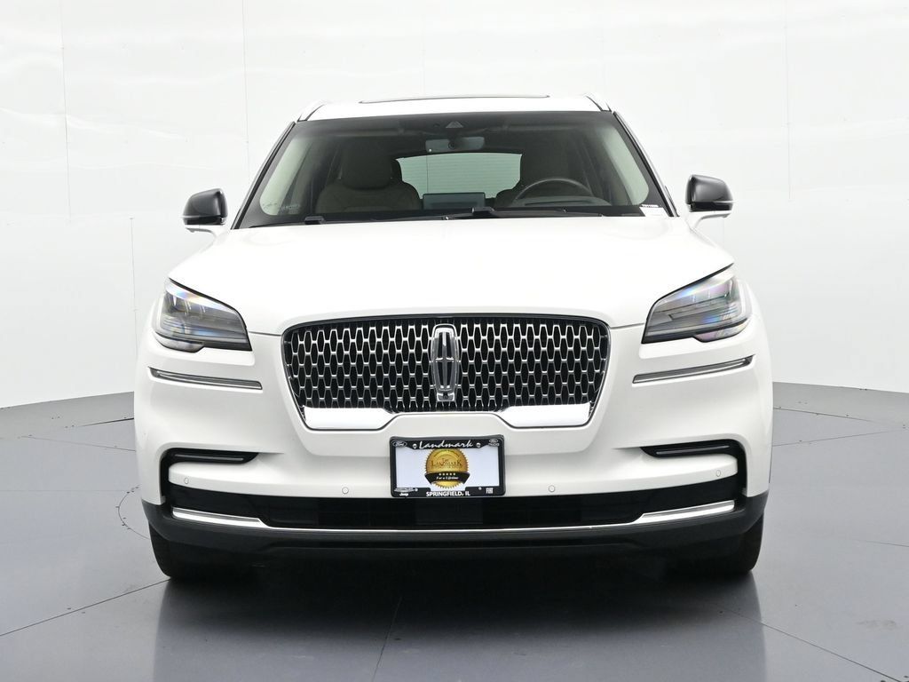 Used 2022 Lincoln Aviator Reserve w/ Equipment Group 201A AWD/4WD image 3