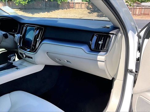Used 2019 Volvo S60 T5 Momentum w/ Premium Package FWD image 19
