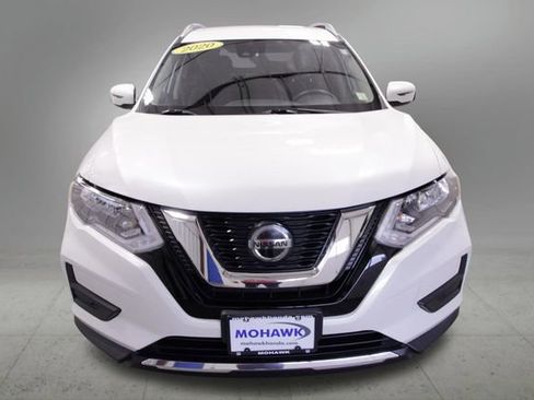 Used 2020 Nissan Rogue SV image 9