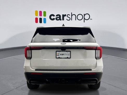 Used 2025 Ford Explorer ST-Line w/ ST-Line Street Pack image 4