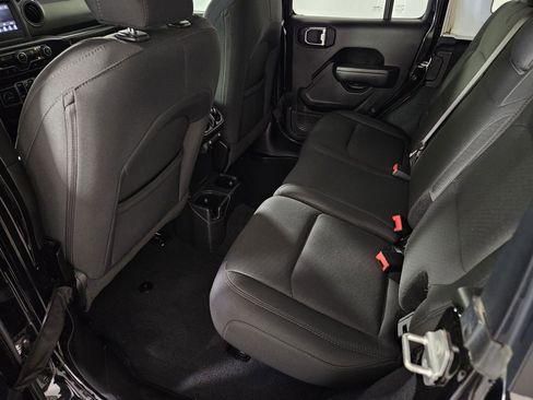 Used 2022 Jeep Wrangler Unlimited Sport AWD/4WD image 25
