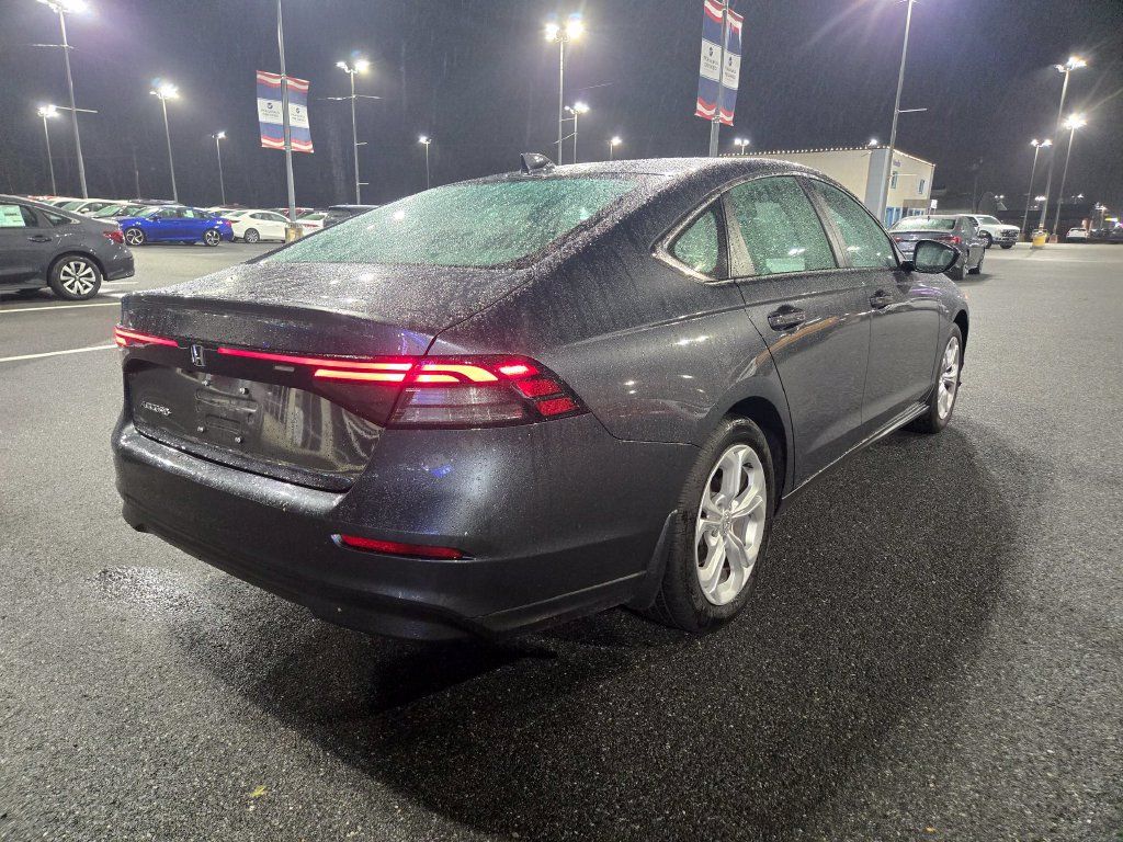 Used 2026 Honda Accord SE image 5