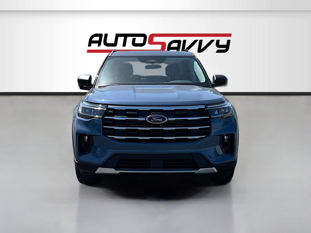 Used 2025 Ford Explorer Active w/ Active Comfort Package AWD/4WD image 2