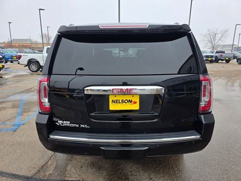 Used 2020 GMC Yukon XL Denali image 10