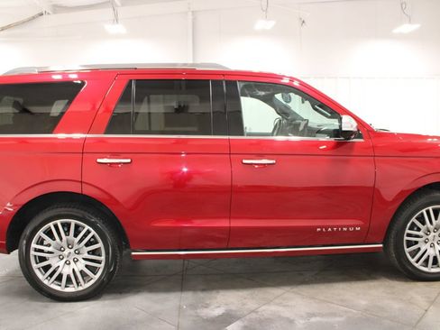 Used 2022 Ford Expedition Platinum AWD/4WD image 11