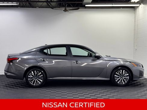 Certified 2025 Nissan Altima 2.5 SV FWD image 5