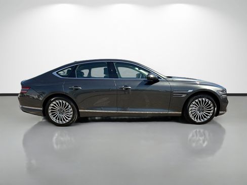 Used 2024 Genesis G80 image 6