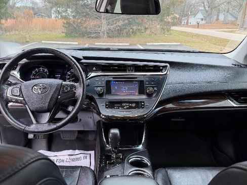 Used 2013 Toyota Avalon XLE image 16