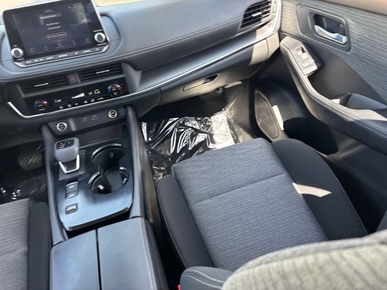 Used 2023 Nissan Rogue SV FWD image 14