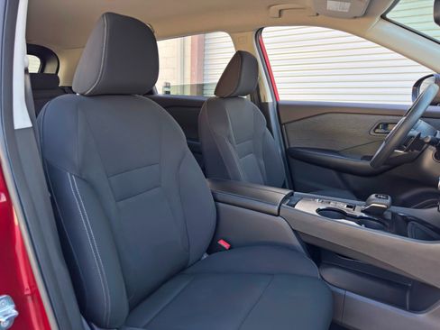 Used 2023 Nissan Rogue S FWD image 30