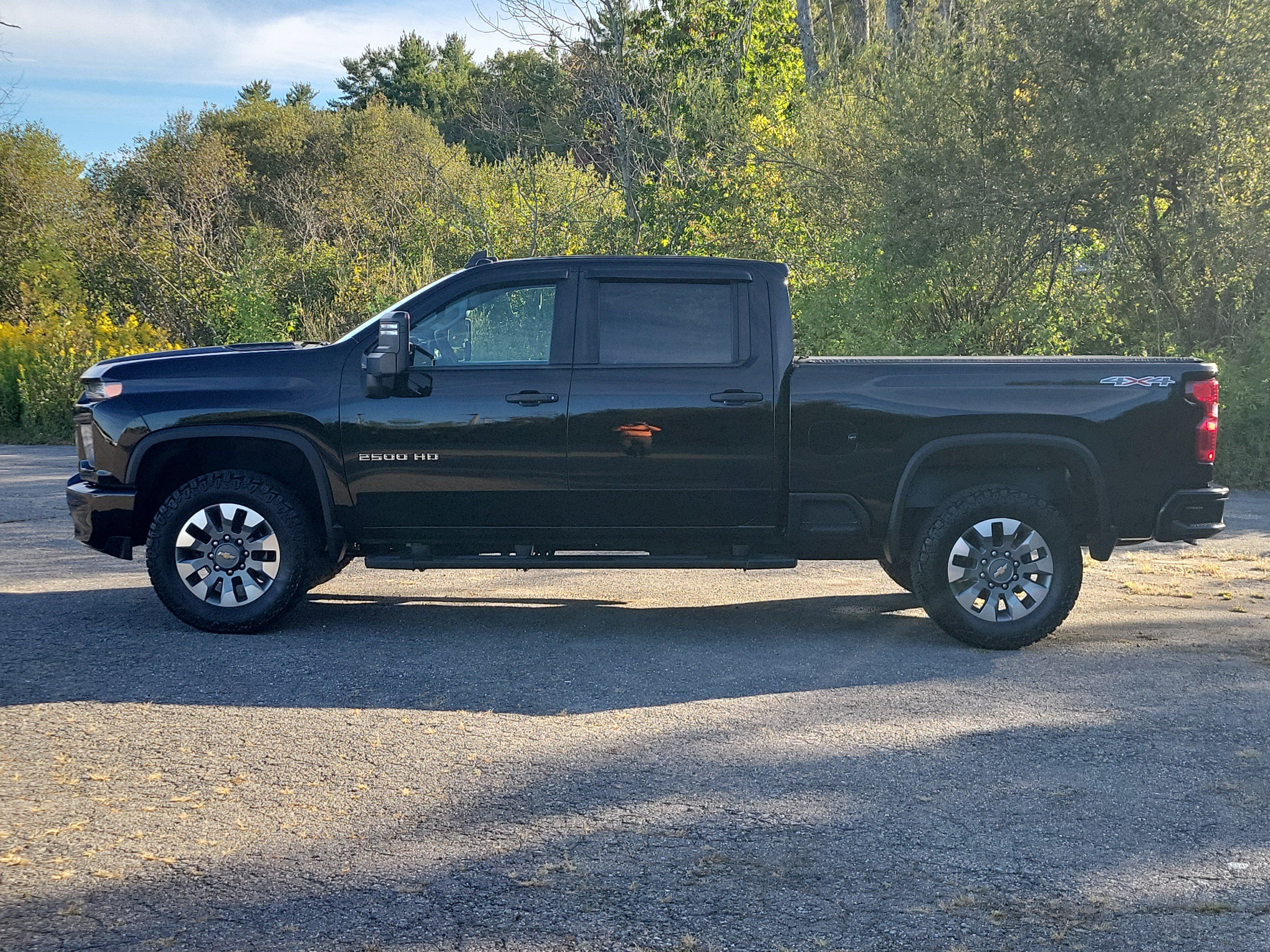 Used 2023 Chevrolet Silverado 2500 Custom w/ Custom Value Package AWD/4WD image 8