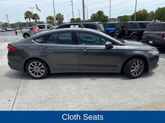 Used 2017 Ford Fusion SE w/ Fusion SE Technology Package FWD video 2