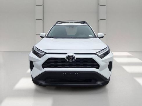 Used 2025 Toyota RAV4 XLE FWD image 2