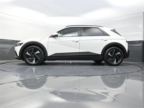 New 2025 Hyundai Ioniq 5 SEL image 32