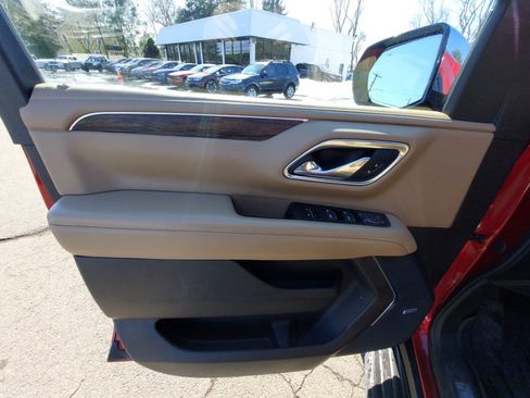 Used 2021 Chevrolet Tahoe Premier w/ Premium Package image 8