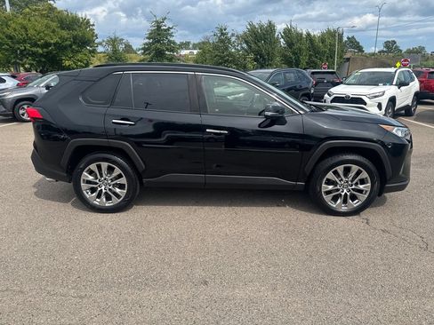 Used 2020 Toyota RAV4 Limited AWD/4WD image 10