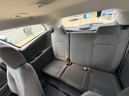 Used 2016 Chevrolet Traverse LT w/ Style and Technology Package FWD image 11