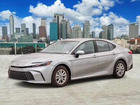 Used 2025 Toyota Camry LE FWD image 1