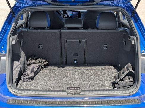 Used 2024 Volkswagen Golf R image 6