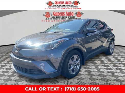 Used 2019 Toyota C-HR LE FWD image 2