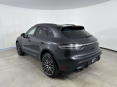 Certified 2026 Porsche Macan AWD/4WD image 3