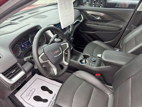 Used 2023 GMC Terrain SLT w/ Infotainment Package II image 16