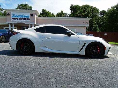 Used 2025 Toyota GR86 Premium w/ Performance Package RWD image 11