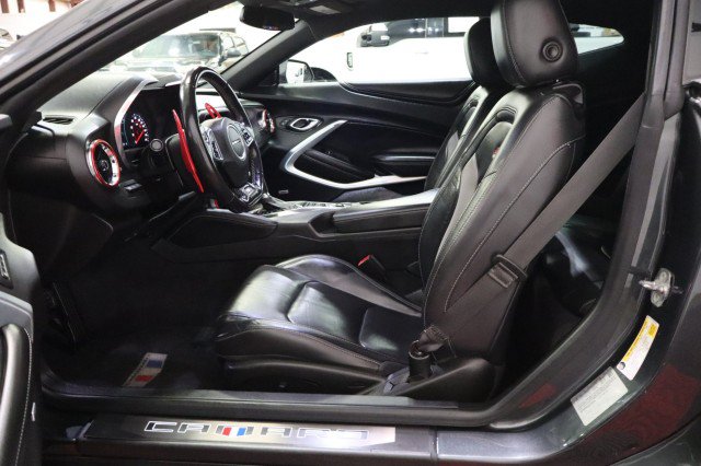 Used 2018 Chevrolet Camaro SS RWD image 6