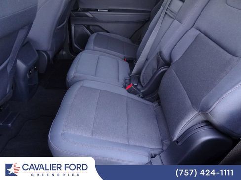 Used 2026 Ford Explorer Active AWD/4WD image 8
