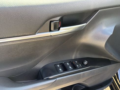 Used 2020 Toyota Camry LE FWD image 11