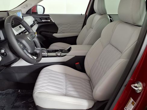 New 2026 Mitsubishi Outlander SEL FWD image 20