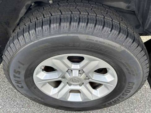 Used 2017 Toyota 4Runner SR5 RWD image 10