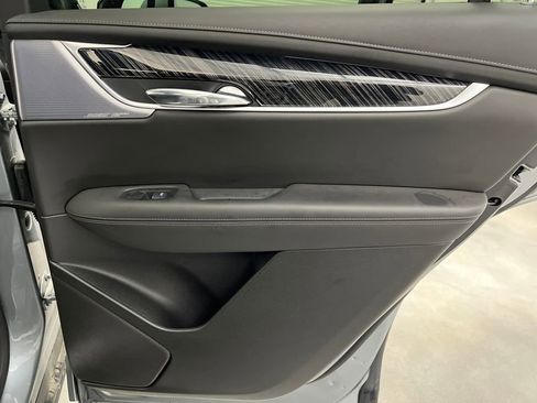 Used 2025 Cadillac XT6 Premium Luxury image 22