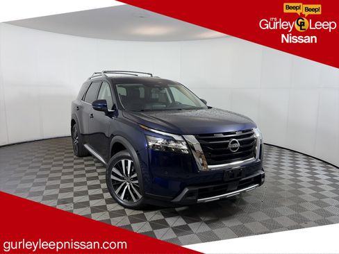 Used 2024 Nissan Pathfinder Platinum w/ Cargo Package image 1