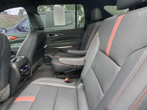 Used 2024 Chevrolet Traverse RS w/ LPO, Floor Liner Package AWD/4WD image 5
