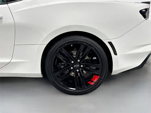Used 2021 Chevrolet Camaro LT w/ Redline Edition image 12