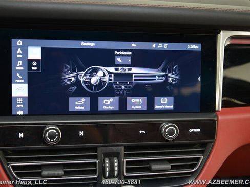Used 2023 Porsche Macan image 28