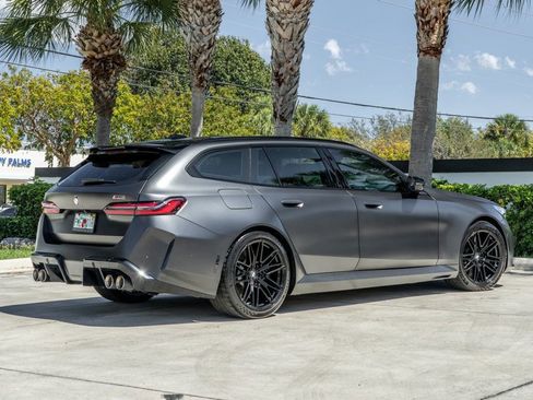 Used 2025 BMW M5 Touring image 8