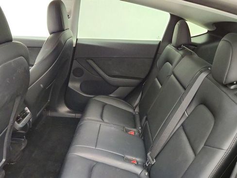 Used 2022 Tesla Model Y Long Range AWD/4WD image 23
