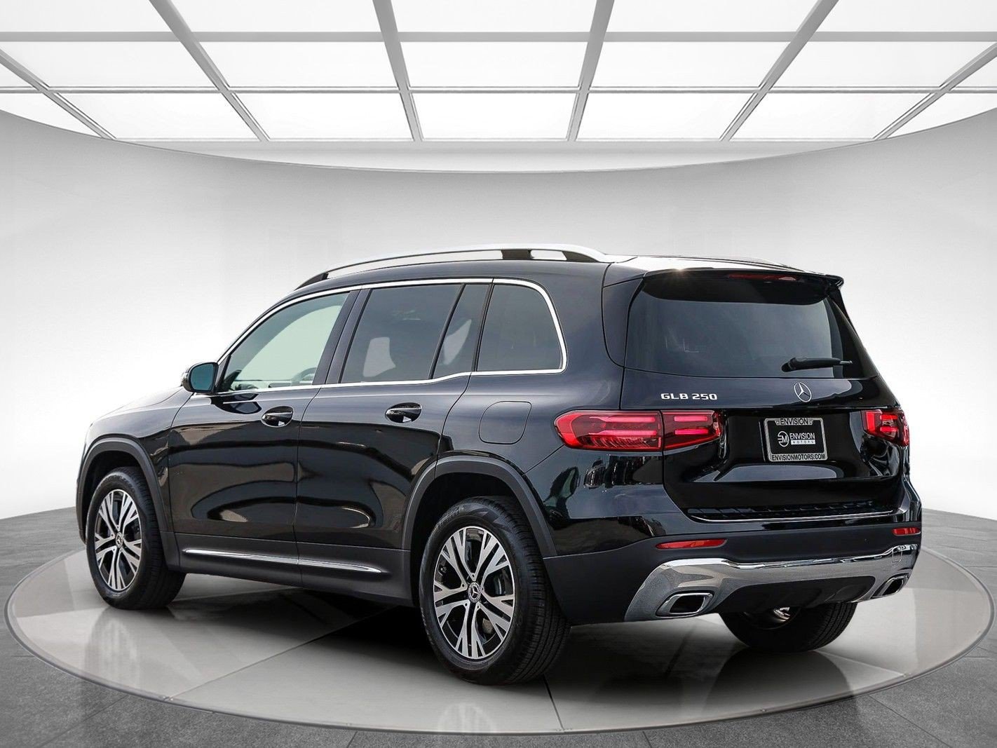 Certified 2026 Mercedes-Benz GLB 250 image 3