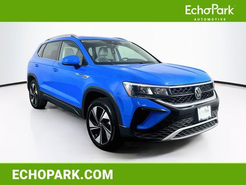 Used 2024 Volkswagen Taos SE AWD/4WD image 1