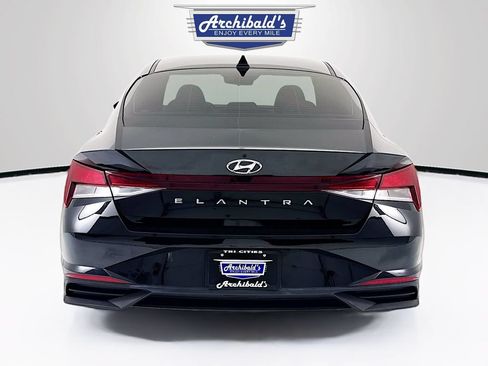 Used 2023 Hyundai Elantra SEL w/ Convenience Package FWD image 7
