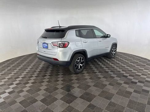 Used 2025 Jeep Compass Limited AWD/4WD image 6