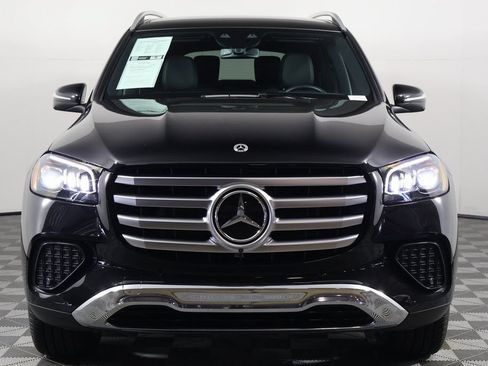 Used 2025 Mercedes-Benz GLS 450 4MATIC image 2