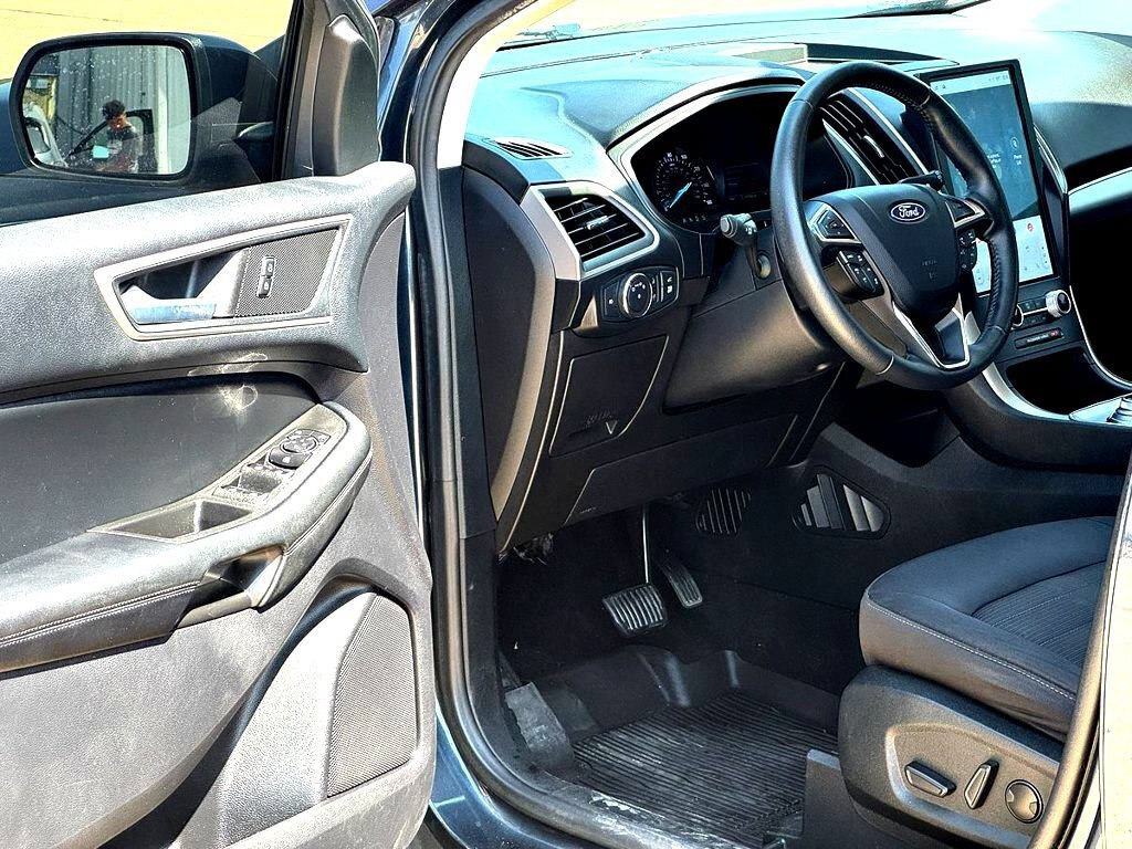 Used 2022 Ford Edge SEL w/ Convenience Package AWD/4WD image 11
