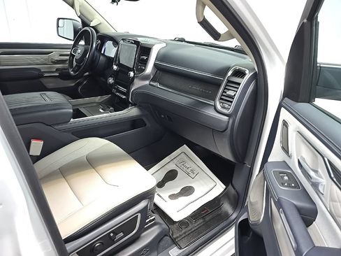 Used 2024 RAM 1500 Limited AWD/4WD image 17