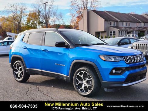 Used 2024 Jeep Compass Limited image 7